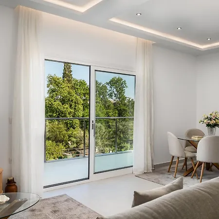 Zoes Apartament